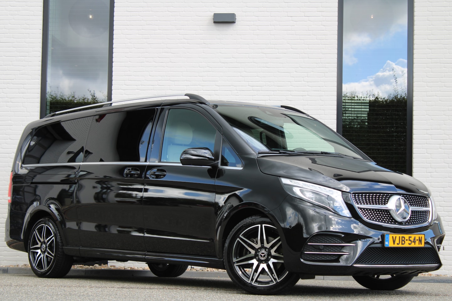 Mercedes-Benz V-klasse - 300d Aut / Extra Lang / DC / Stoelverkoeling / 2x Elec schuifdeur / Vol Opties / NIEUWSTAA - AutoWereld.nl