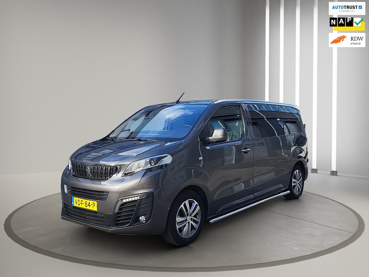 Peugeot Expert - 2.0 BlueHDI 180 Automaat\ lage kmst\ top onderhouden\ leder\ - AutoWereld.nl