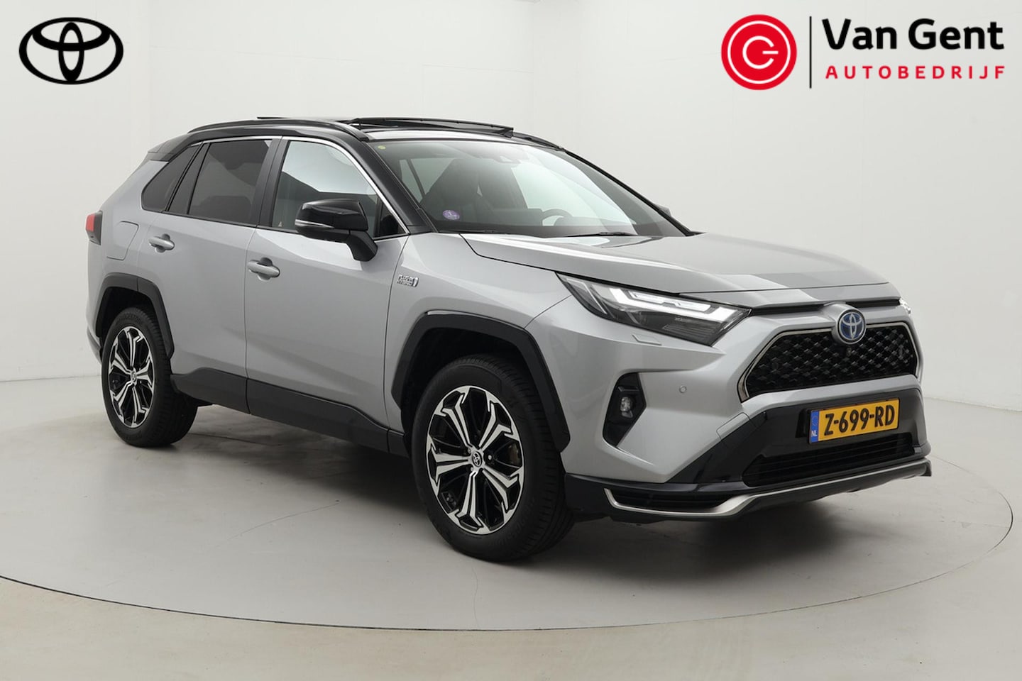 Toyota RAV4 - 2.5 Plug-in Hybrid AWD Bi-Tone Plus | Panoramadak | Trekhaak | Apple Carplay / Android Aut - AutoWereld.nl