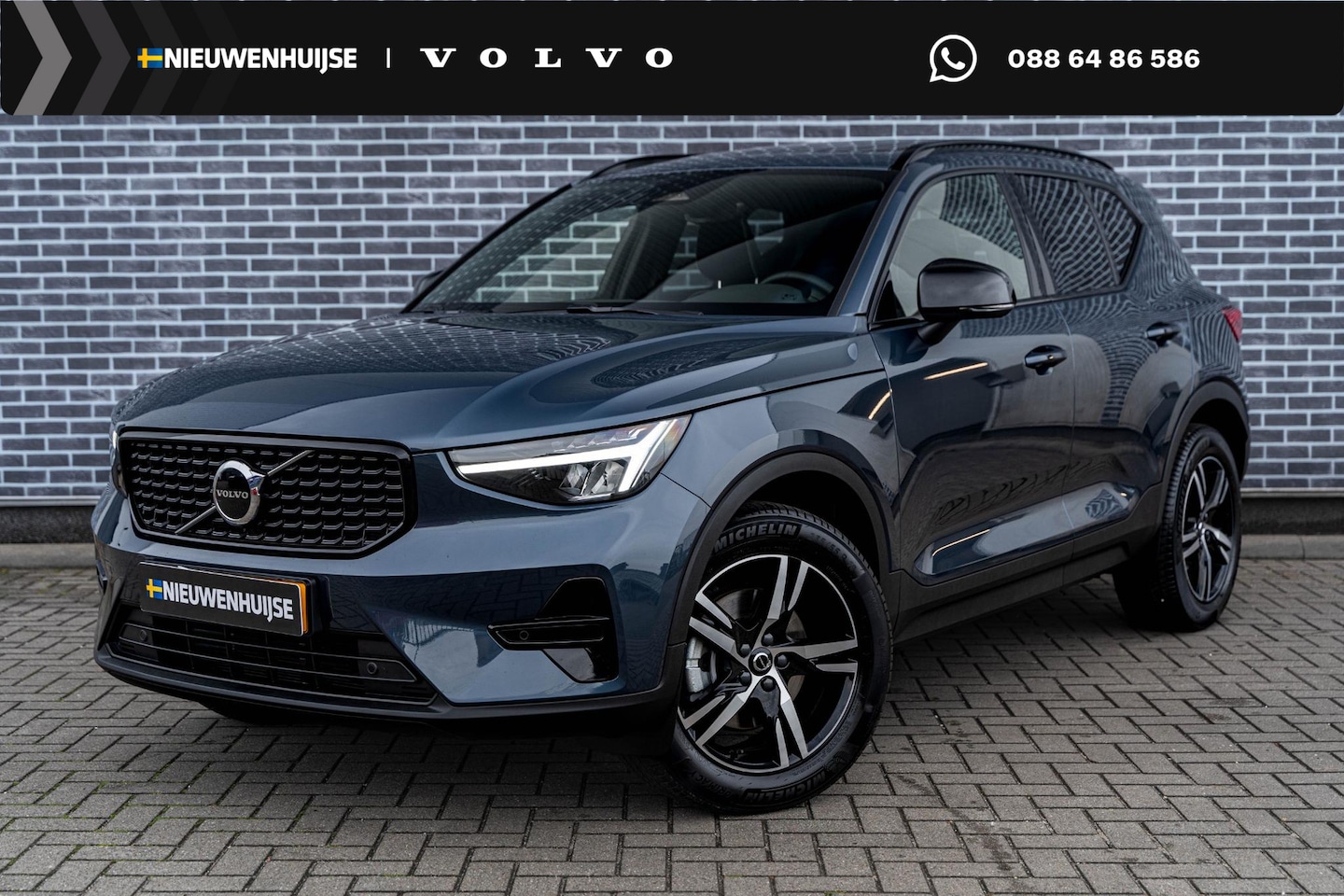 Volvo XC40 - 2.0 B4 Plus Black Edition | Trekhaak | Harman Kardon Audio | Panoramadak | Achteruitrijcam - AutoWereld.nl