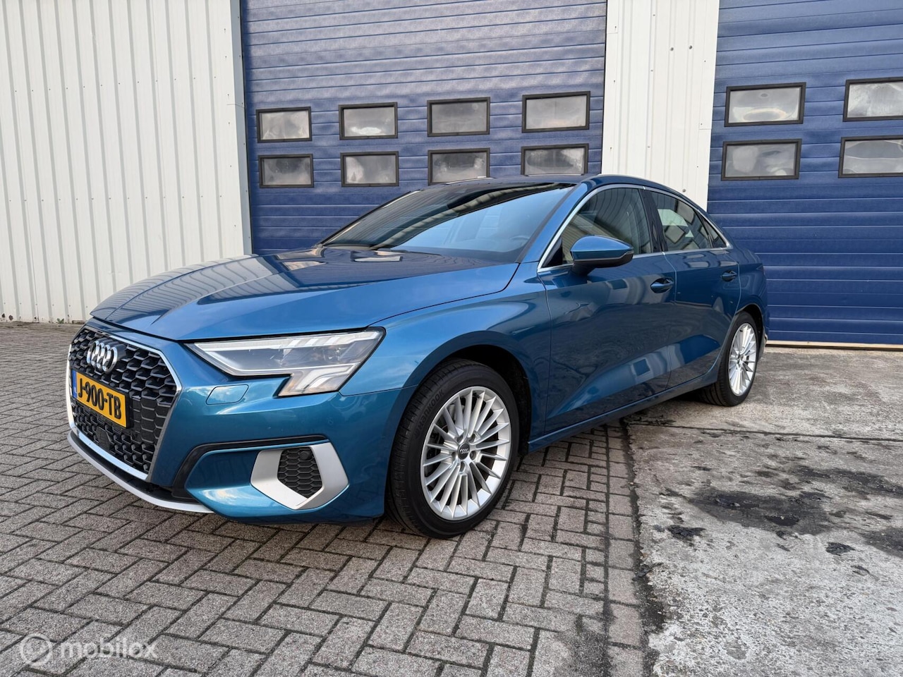Audi A3 Limousine - 35 TFSI Business edition 35 TFSI Business edition - AutoWereld.nl