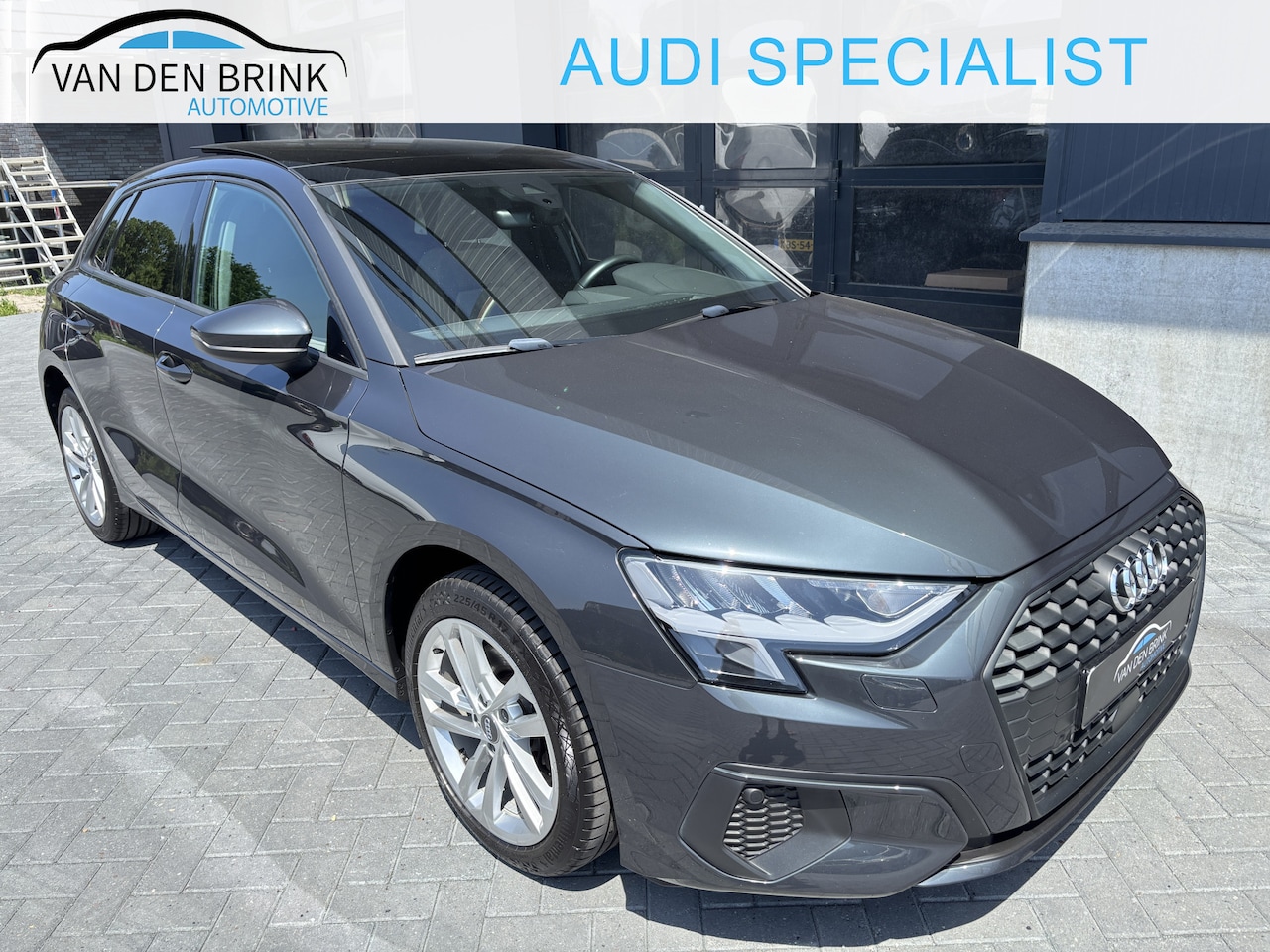 Audi A3 Sportback - 40 TFSIe Black Pano CarPlay - AutoWereld.nl