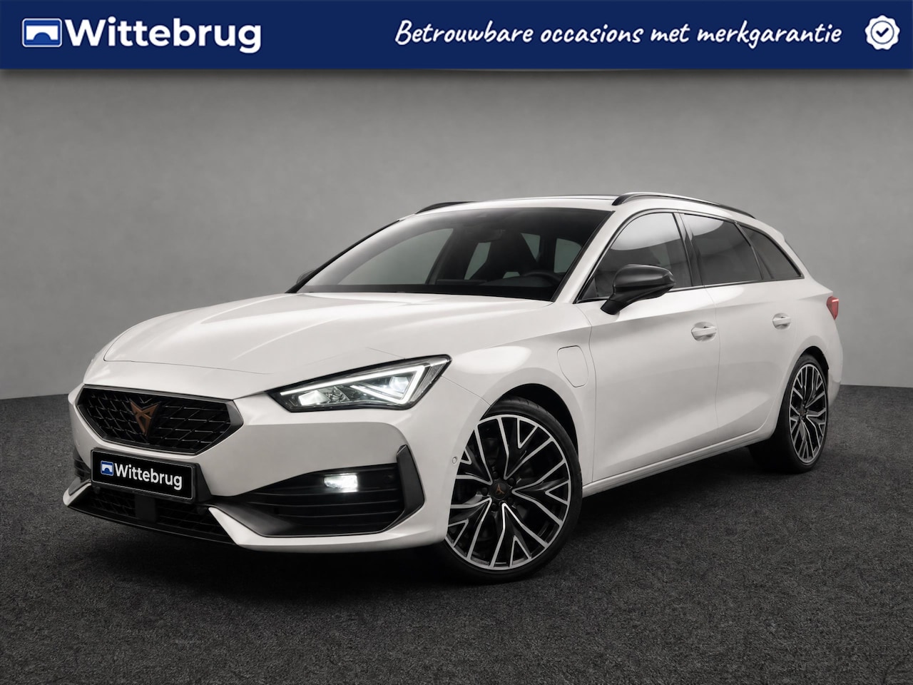 CUPRA Leon Sportstourer - 1.4 e-Hybrid 245pk DSG VZ Performance / Panoramadak / Elek Achterklep Met Virtual Pedal / - AutoWereld.nl