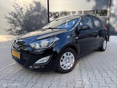Hyundai i20 - 1.2i i-Drive Airco I Weinig KM I 1e Eigenaar