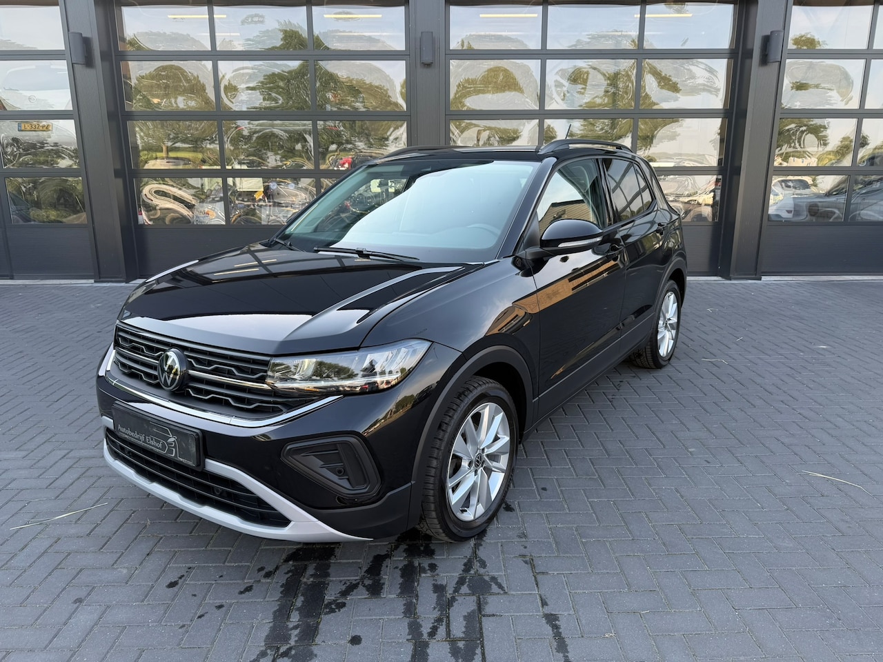 Volkswagen T-Cross - 1.0 TSI Life Edition / ACC / Camera / CarPlay / LED - AutoWereld.nl