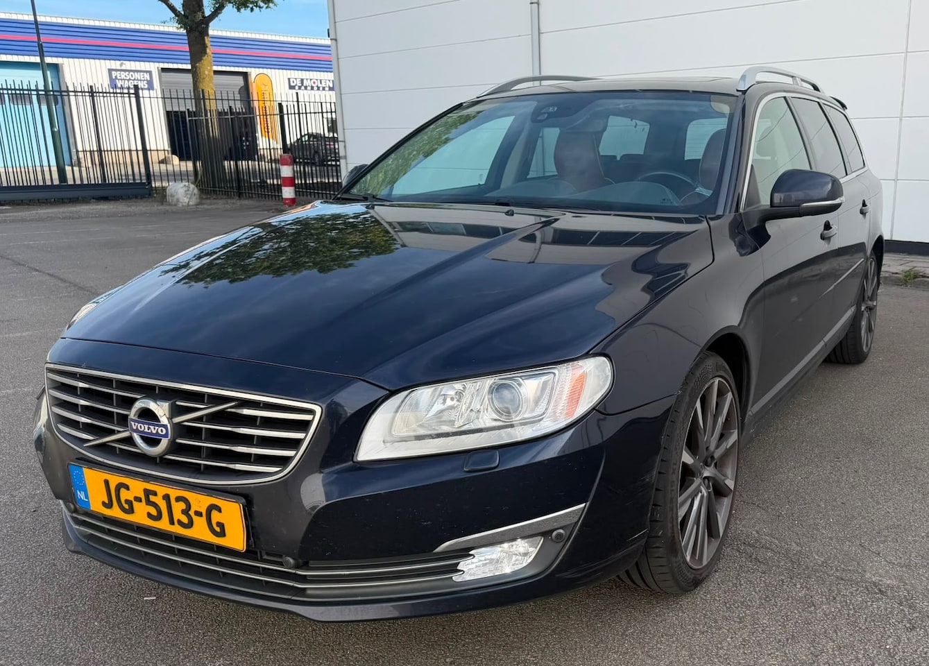 Volvo V70 - 2.0 D4 Polar+ Automaat Nap Pano Leder Cruise Trekhaak Parkeersensoren - AutoWereld.nl