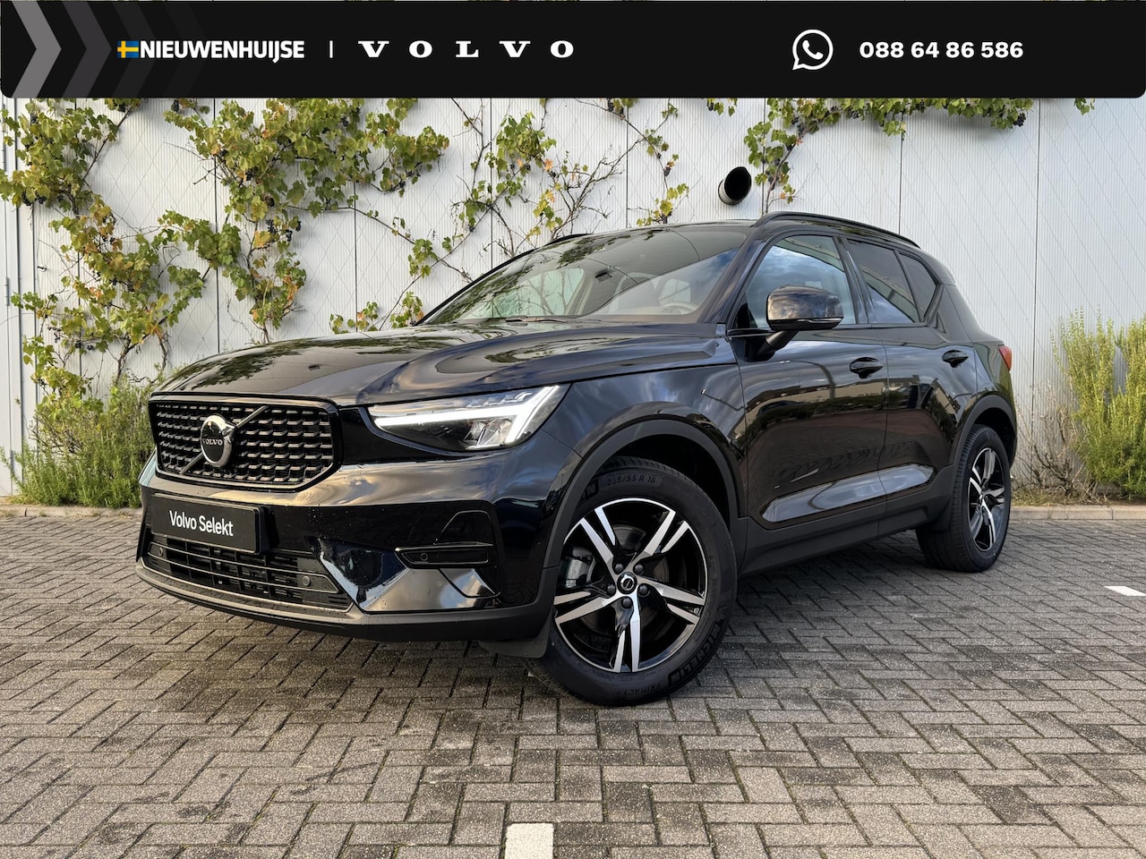 Volvo XC40 - 2.0 B4 Plus Dark | Trekhaak | Harman Kardon Audio | Achteruitrijcamera | Parkeersensoren | - AutoWereld.nl