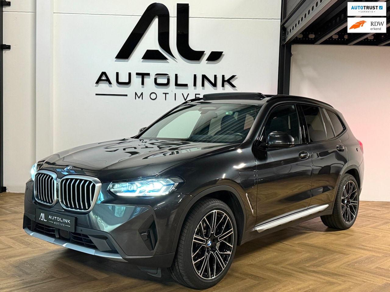 BMW X3 - XDrive30e High Executive|M-SPORT|HUD|360|PANO|MEMORY|VOLL - AutoWereld.nl
