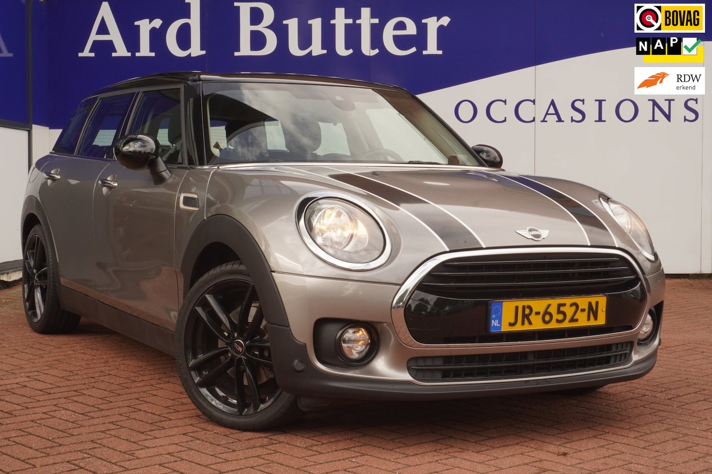 MINI Clubman - 1.5 Cooper Business+Led+Airco+Navigatie+18"Lmv =TOP AANBIEDING !! - AutoWereld.nl
