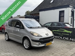 Peugeot 1007 - 1.6-16V Automaat schakelt soepel Nieuwe apk