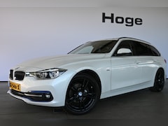 BMW 3-serie Touring - 318i Luxury Clima Navigatie LED Panoramadak 18'Inch Goed Onderhouden Inruil Mogelijk