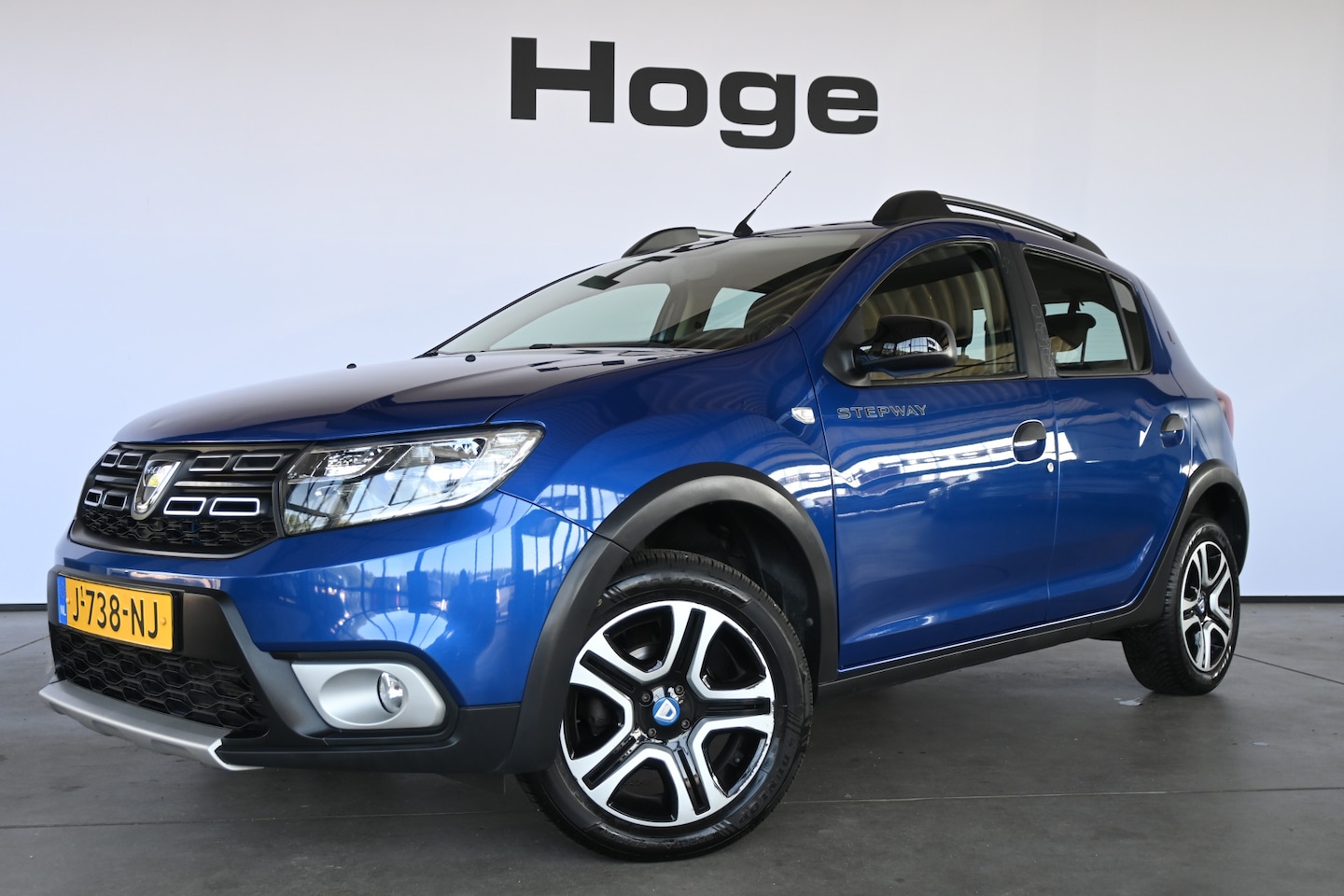 Dacia Sandero Stepway - 1.0 TCe Serie Limitee 15th Anniv. Clima Navigatie Goed Onderhouden! Inruil Mogelijk! - AutoWereld.nl
