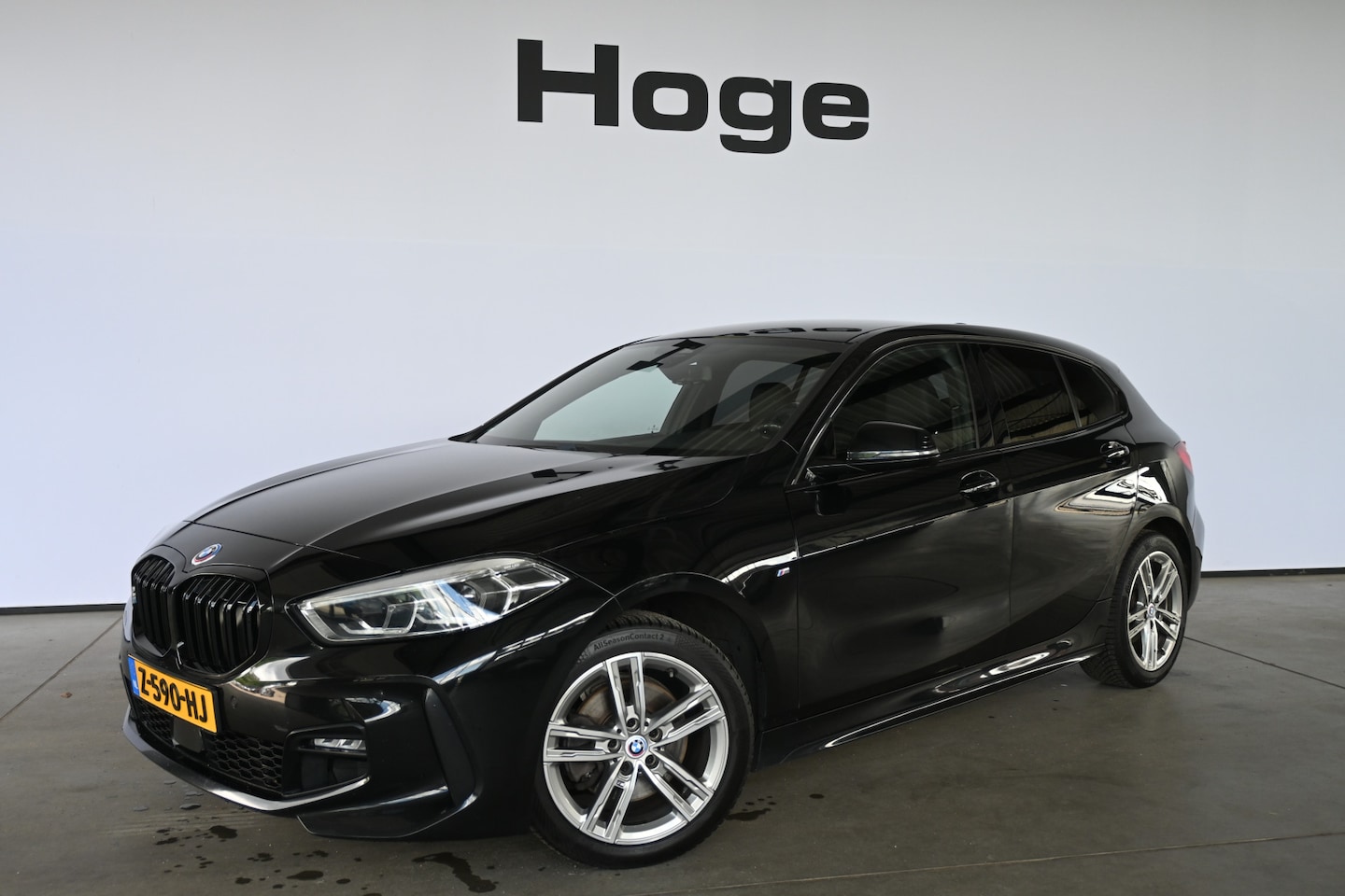 BMW 1-serie - 118i High Executive Aut M Sport Navigatie Carplay Dealer Onderhouden! Inruil Mogelijk! - AutoWereld.nl