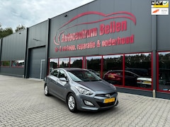 Hyundai i30 - 1.6 GDI i-Motion Plus / Camera / PDC / Navi / Cruise / Clima / Trekhaak / 6-Versnell. /