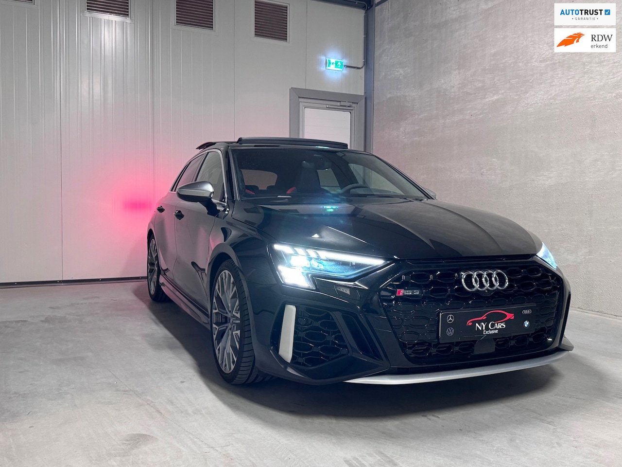 Audi RS3 - Sportback 2.5 TFSI Quattro Pano|B&O|HuD|Keyless|RS Stoel|Carbon|Camera - AutoWereld.nl