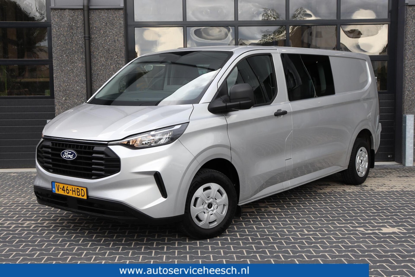 Ford Transit Custom - 2.0 TDCI L2H1 l DUBBEL CABINE l CARPLAY l TREKHAAK l AIRCO - AutoWereld.nl