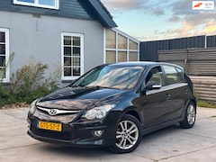 Hyundai i30 - 1.4i i-Drive | Leder | Stoelverwarming | Airco | Nieuwe koppeling | Parkeersensoren | LM v