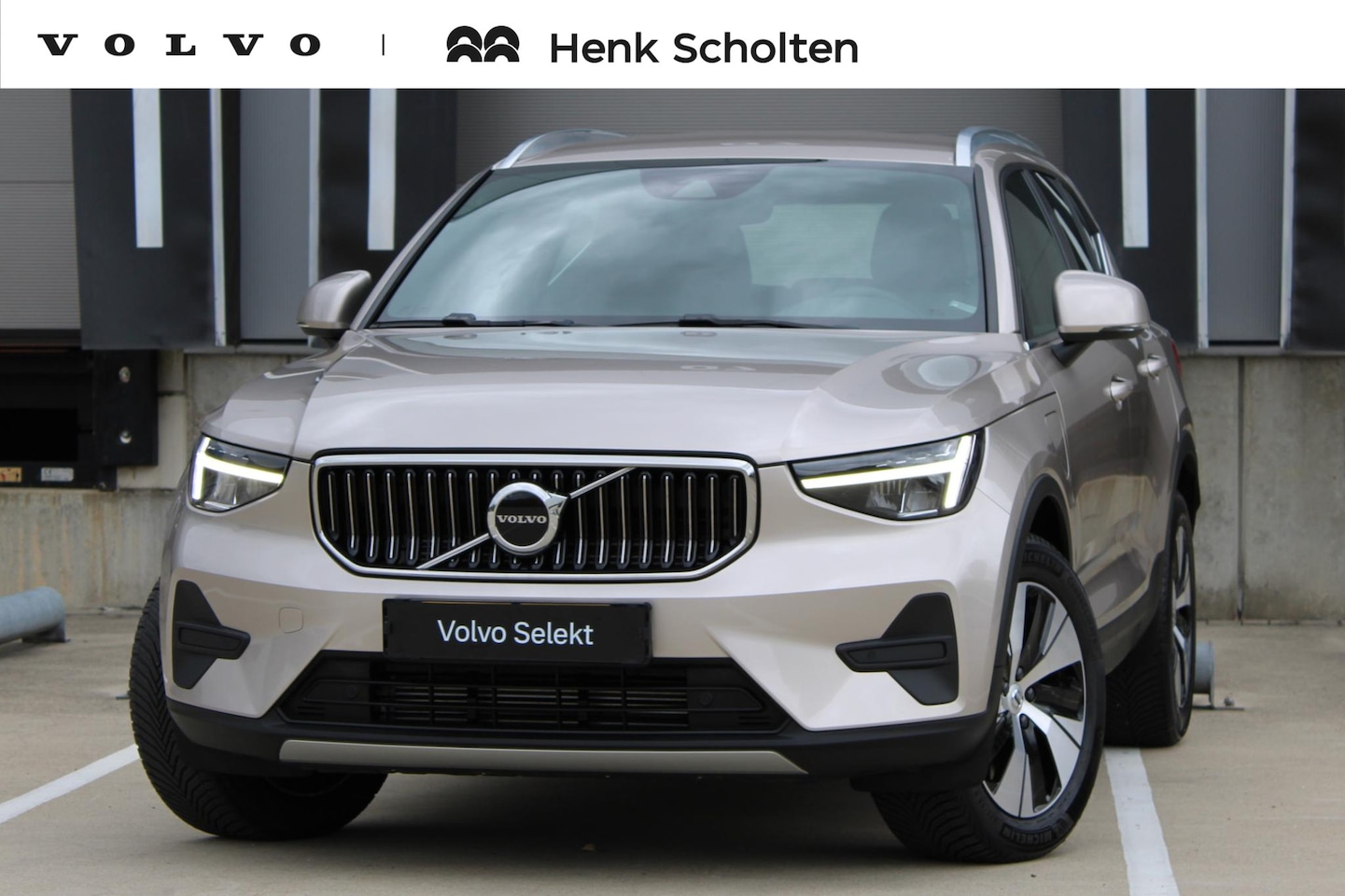 Volvo XC40 - T4 Plug-in hybrid Core Bright | Achteruitrijcamera | Parkeersensoren voor + achter | Voors - AutoWereld.nl