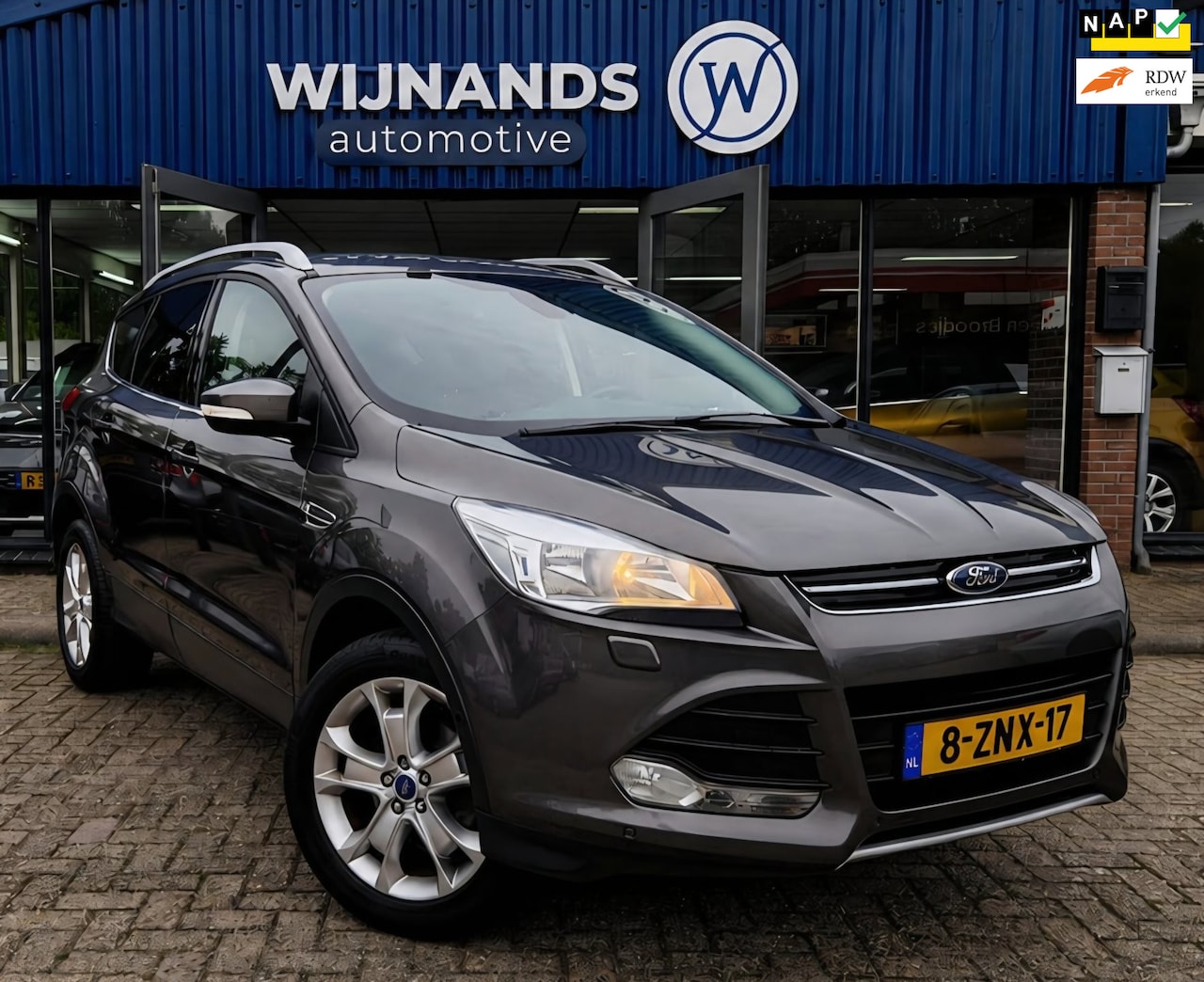 Ford Kuga - 1.5 Titanium Stoelvw Trekhaak Elek kofferbak Clima - AutoWereld.nl