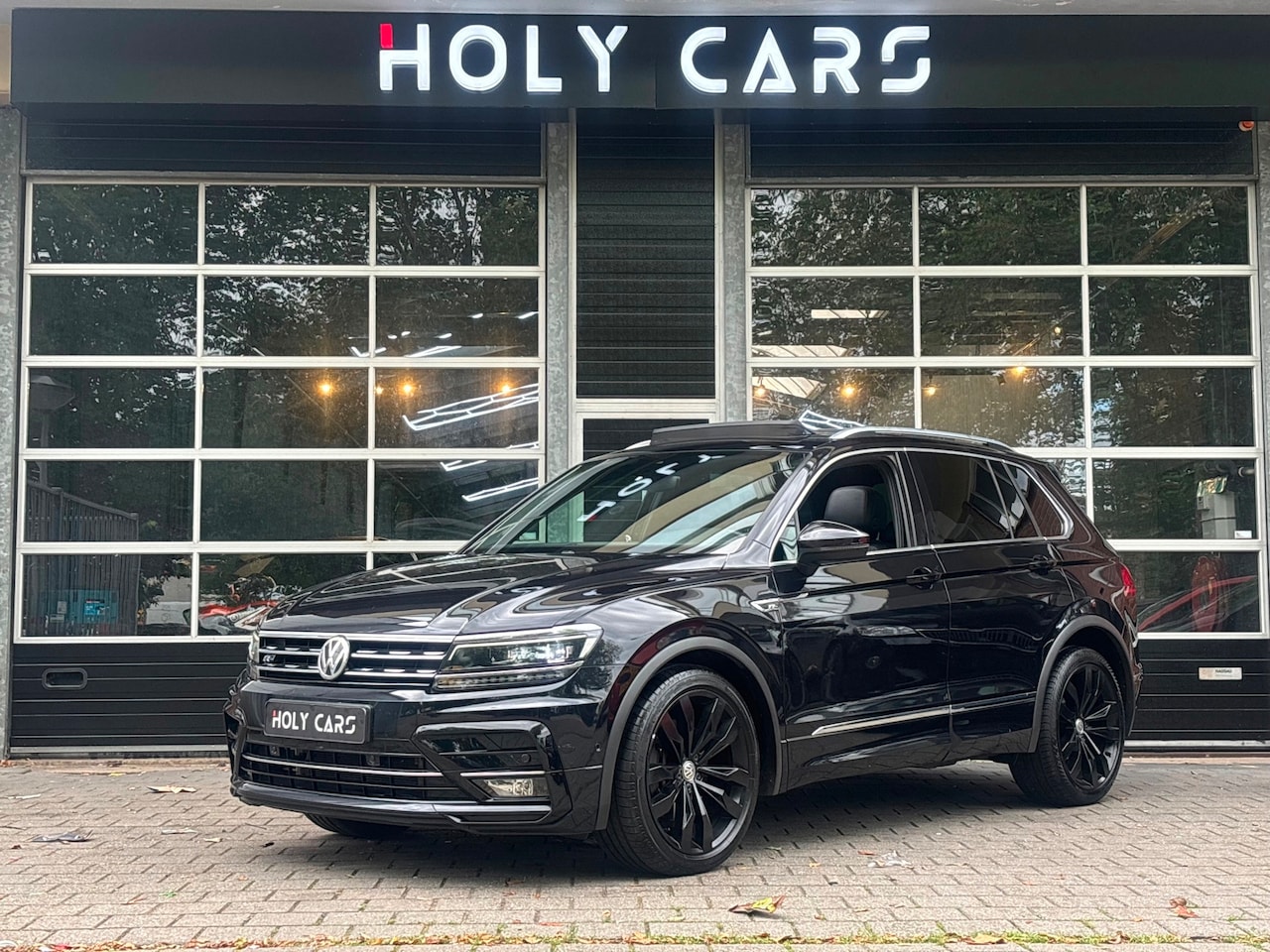 Volkswagen Tiguan - 2.0 TDI 4Motion 3x R-LINE | PANO | VIRTUAL | LED | LEER | - AutoWereld.nl