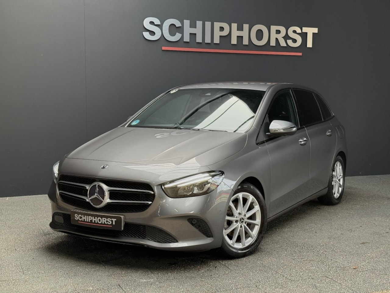 Mercedes-Benz B-klasse - B180 Launch premium Trekhaak 360 camera 32 dkm Nap easy pack - AutoWereld.nl