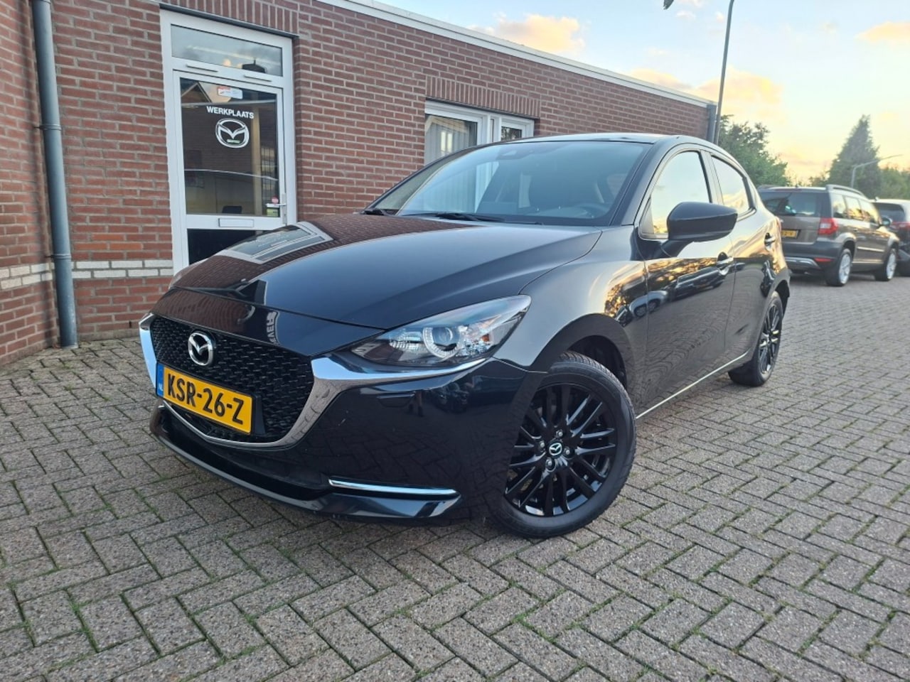 Mazda 2 - 1.5 SKYACT-G LUXURY / CAMERA / CARPLAY / CRUISE / STOELVERW - AutoWereld.nl