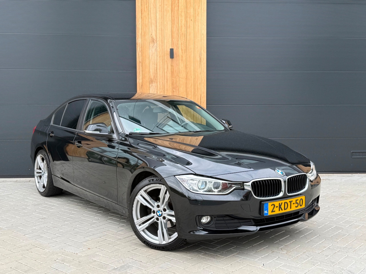 BMW 3-serie - 316d Executive (bj 2013) XENON|AUTOMAAT|PARKSENSOR - AutoWereld.nl