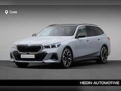 BMW 5-serie Touring - 550e xDrive | M-Sport Stoelen | Adaptief M-Onderstel | Panorama Dak | Bowers & Wilkins Aud