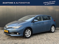 Toyota Auris - 1.8 Hybrid Dynamic | Trekhaak | Camera | 4-Season banden | Netjes Onderhouden | Climate Co