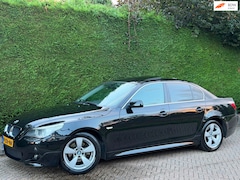 BMW 5-serie - 525i RIJDGOED/M-PAKKET/DAK/XENON/LEER/NAVI