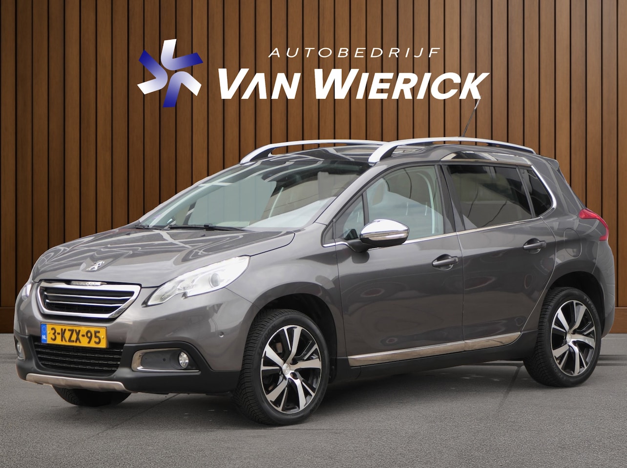 Peugeot 2008 - 1.6 VTi Féline 120PK | Pano | Carplay| Parkeersensoren v/a | Trekhaak | NAP - AutoWereld.nl