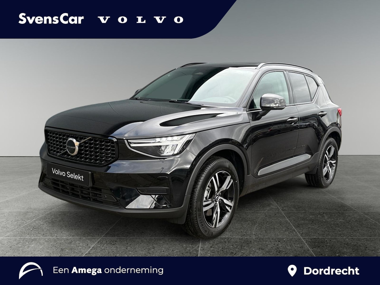 Volvo XC40 - 2.0 B4 Plus Dark | Panoramadak | Trekhaak | Verwarmbare voorruit | Stoelverwarming | - AutoWereld.nl