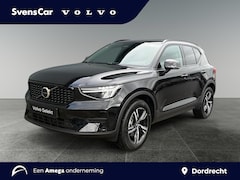Volvo XC40 - 2.0 B4 Plus Dark | Panoramadak | Trekhaak | Verwarmbare voorruit | Stoelverwarming |