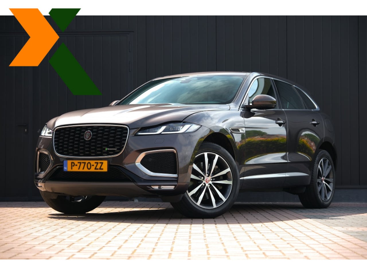 Jaguar F-Pace - 2.0 P400e PHEV R-Dynamic Black | Meridian Surround Sound | Volleder | Panodak | CarPlay | - AutoWereld.nl