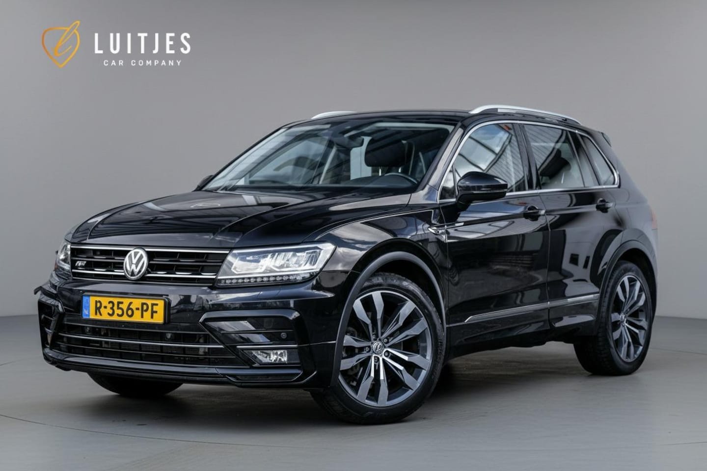 Volkswagen Tiguan - 2.0TSI 180pk 4Motion R-Line 20''|ACC|Standkachel|LED|Stoelverw.|Elek.A-klep - AutoWereld.nl