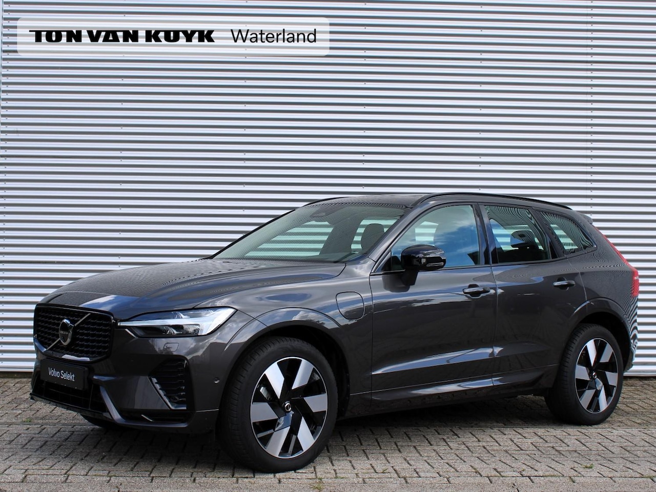 Volvo XC60 - 2.0 T6 Plug-in hybrid AWD Ultra Dark Automaat / Panoramadak / 360* camera / Head-up Displa - AutoWereld.nl