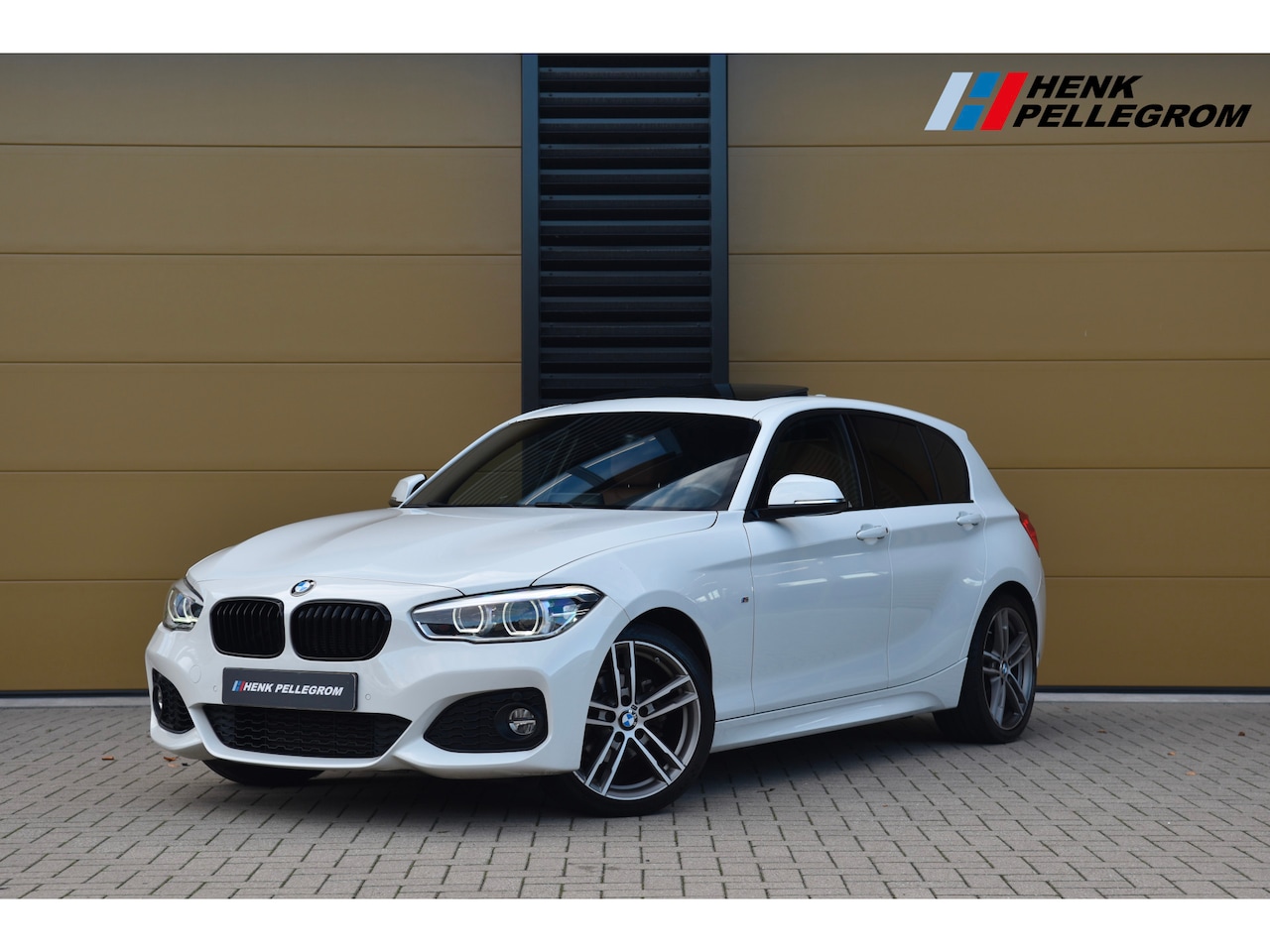 BMW 1-serie - 118i Edition M Sport Shadow High Executive * Schuifdak * Lichtpakket * Navigatie Professio - AutoWereld.nl
