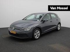 Volkswagen Golf - 1.5 TSI Life 131 PK | Stoelverwarming | Stuurwielverwarming | Parkeersensoren | Apple CarP