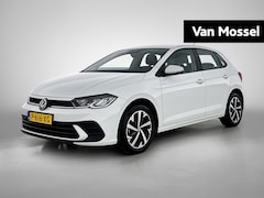 Volkswagen Polo - 1.0 TSI Life Business | 95 PK | Apple Carplay/Android Auto | Parkeer sensoren voor en acht