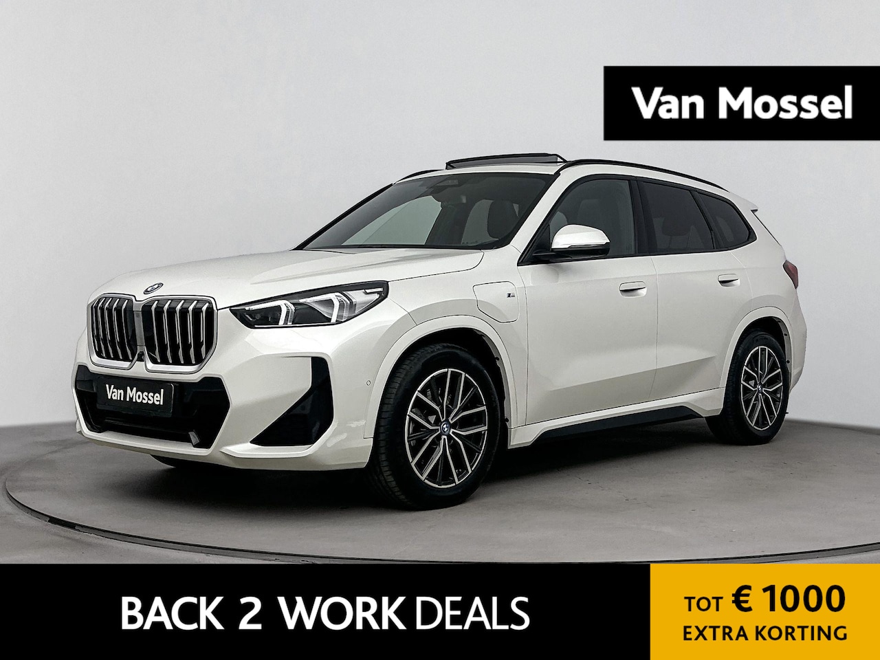 BMW X1 - xDrive25e | M-pakket | PANO | Head-up display | 360 Camera | Lane Assist | Blindspot | Sto - AutoWereld.nl