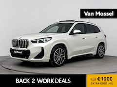 BMW X1 - xDrive25e | M-pakket | PANO | Head-up display | 360 Camera | Lane Assist | Blindspot | Sto