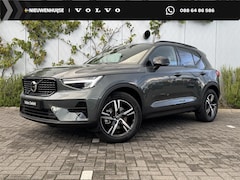 Volvo XC40 - 2.0 B4 Plus Dark | Trekhaak | Harman Kardon Audio | Achteruitrijcamera | Parkeersensoren |