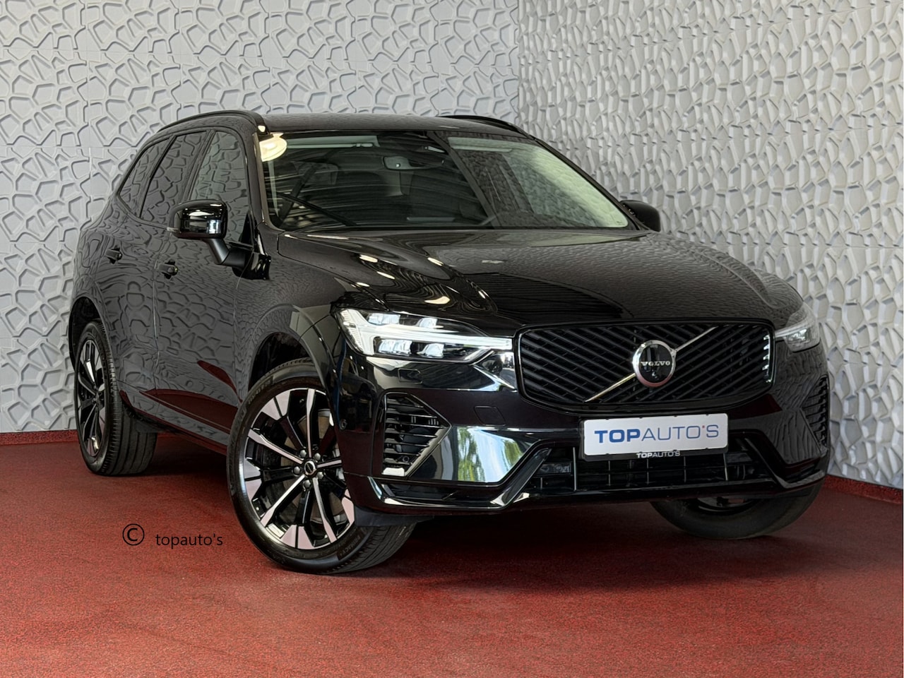 Volvo XC60 - 2.0 T8 455PK AWD PLUS DARK NIEUWE AUTO HARMAN KARDON 360.CAM STOEL/STUUR VERW LEER - AutoWereld.nl