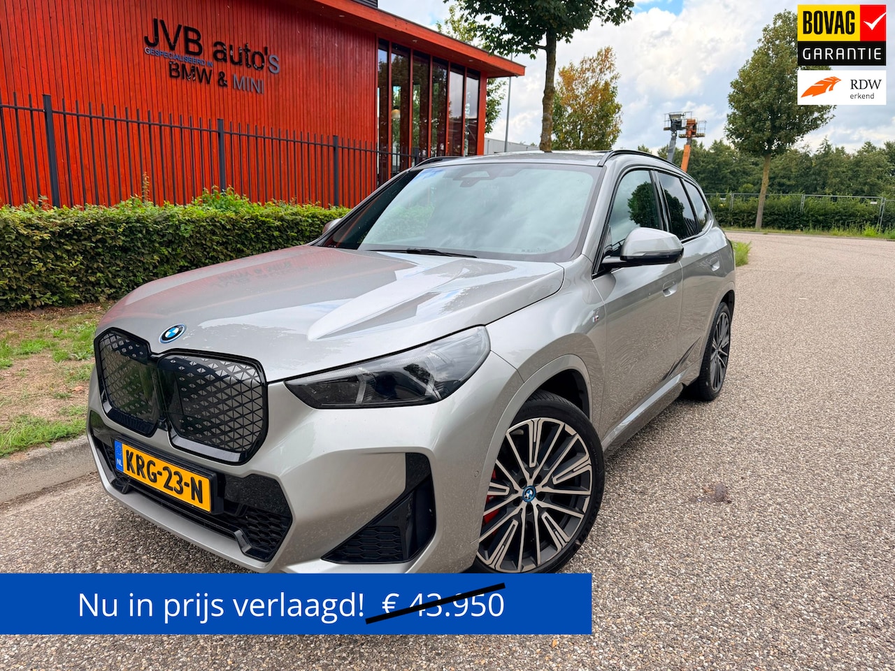 BMW iX1 - xDrive30 XDrive30, M-Sport PRO, panorama, trekhaak, H&K, HUD, driving assistant plus - AutoWereld.nl