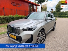 BMW iX1 - XDrive30, M-Sport PRO, panorama, trekhaak, H&K, HUD, driving assistant plus