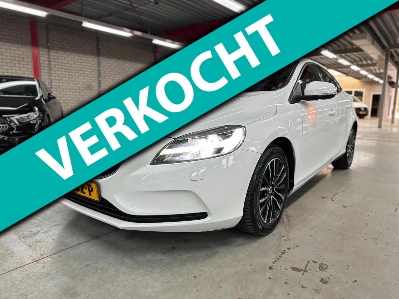 Volvo V40 - 2.0 D3 Nordic 2.0 D3 Nordic+, Org NL, Xenon - AutoWereld.nl