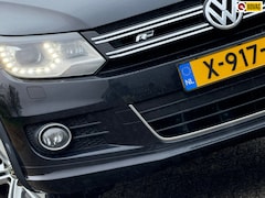 Volkswagen Tiguan - 2.0 TSI 4Motion R-Line Automaat - Black Pearl - Panorama/Leder - Topstaat