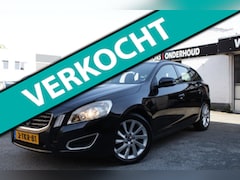 Volvo V60 - 1.6 T3 / Stoelmemory / Carplay / Parkeersensoren / CruiseControl