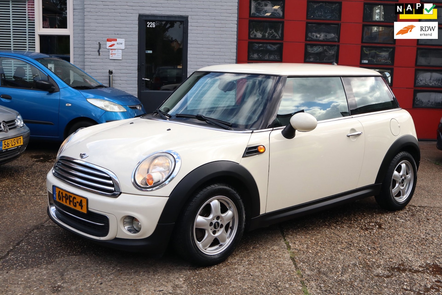 MINI 3-Deurs - 1.6 Cooper Pepper, AIRCO, HARMAN KARDON. - AutoWereld.nl