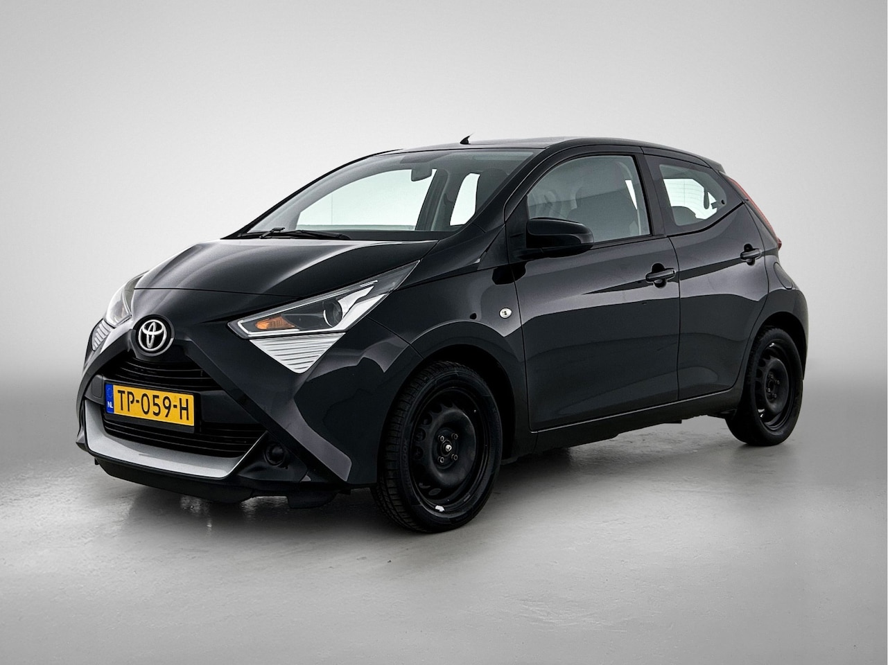 Toyota Aygo - 1.0 VVT-i x-play 1.0 VVT-i x-play - AutoWereld.nl